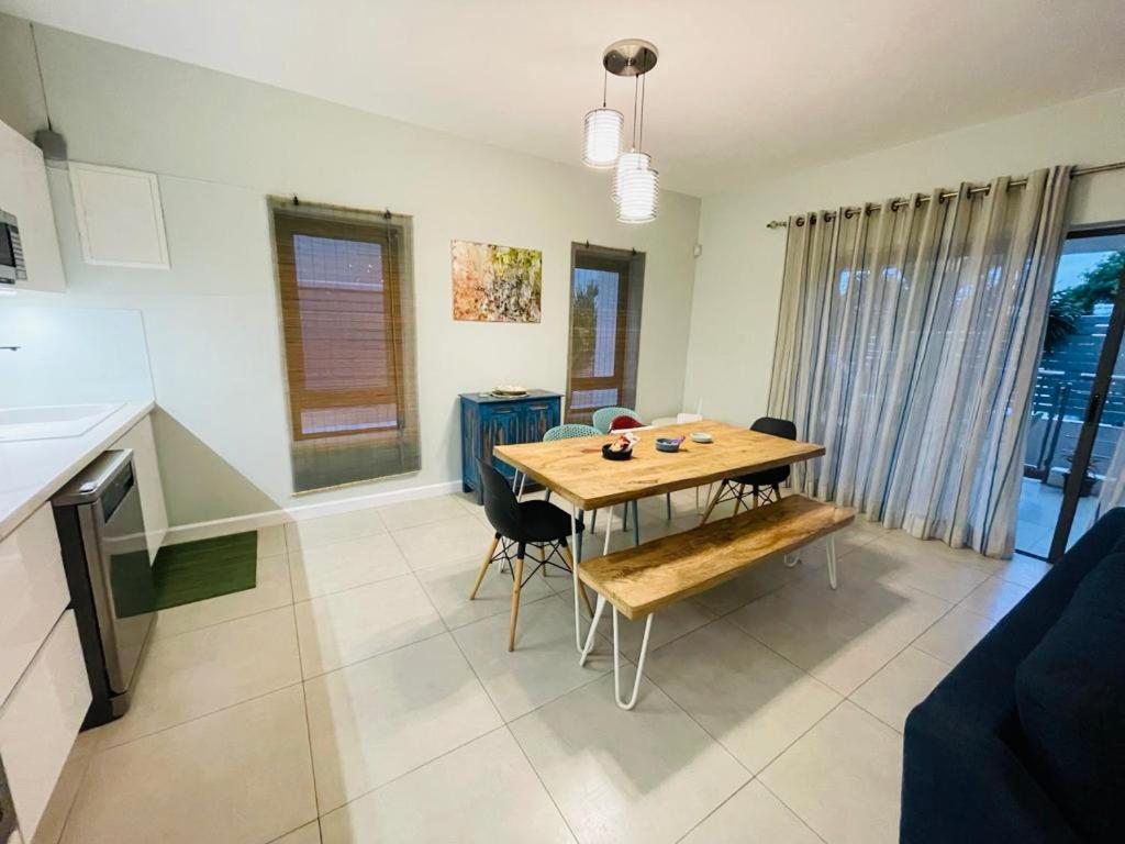 Beachcove Apartment 2 Pereybere Beach Eksteriør billede