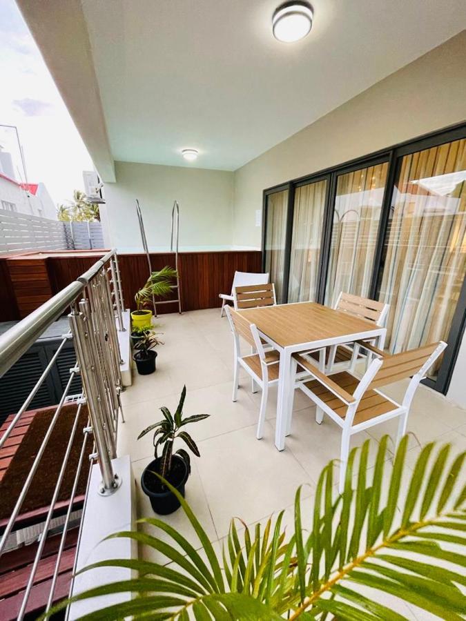 Beachcove Apartment 2 Pereybere Beach Eksteriør billede