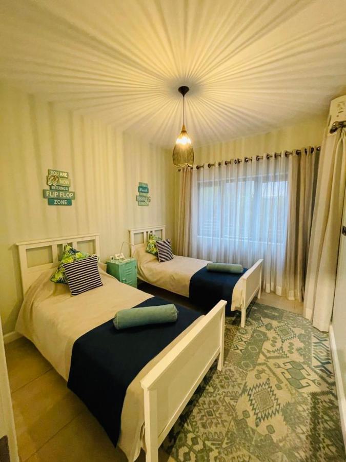 Beachcove Apartment 2 Pereybere Beach Eksteriør billede