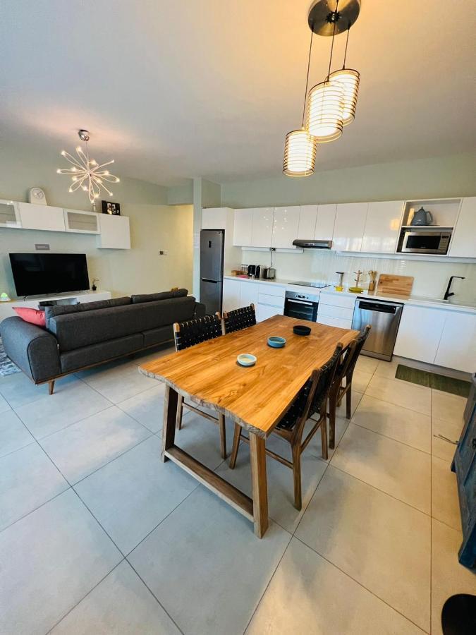 Beachcove Apartment 2 Pereybere Beach Eksteriør billede